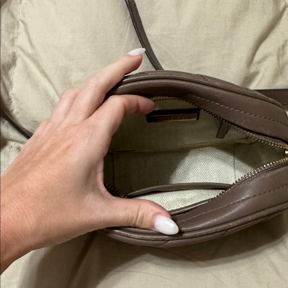 Tory Burch Kira Small Chevron Crossbody Camera Bag - Taupe - Picture 17 of 17